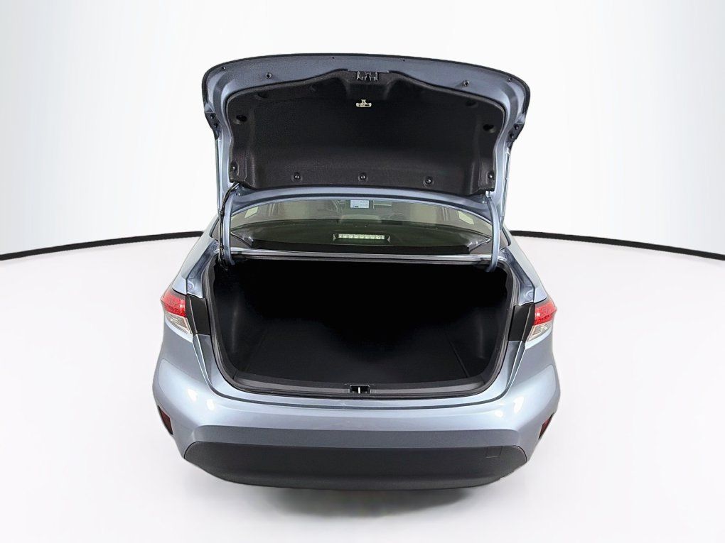 Used 2026 Toyota Corolla LE FWD image 27