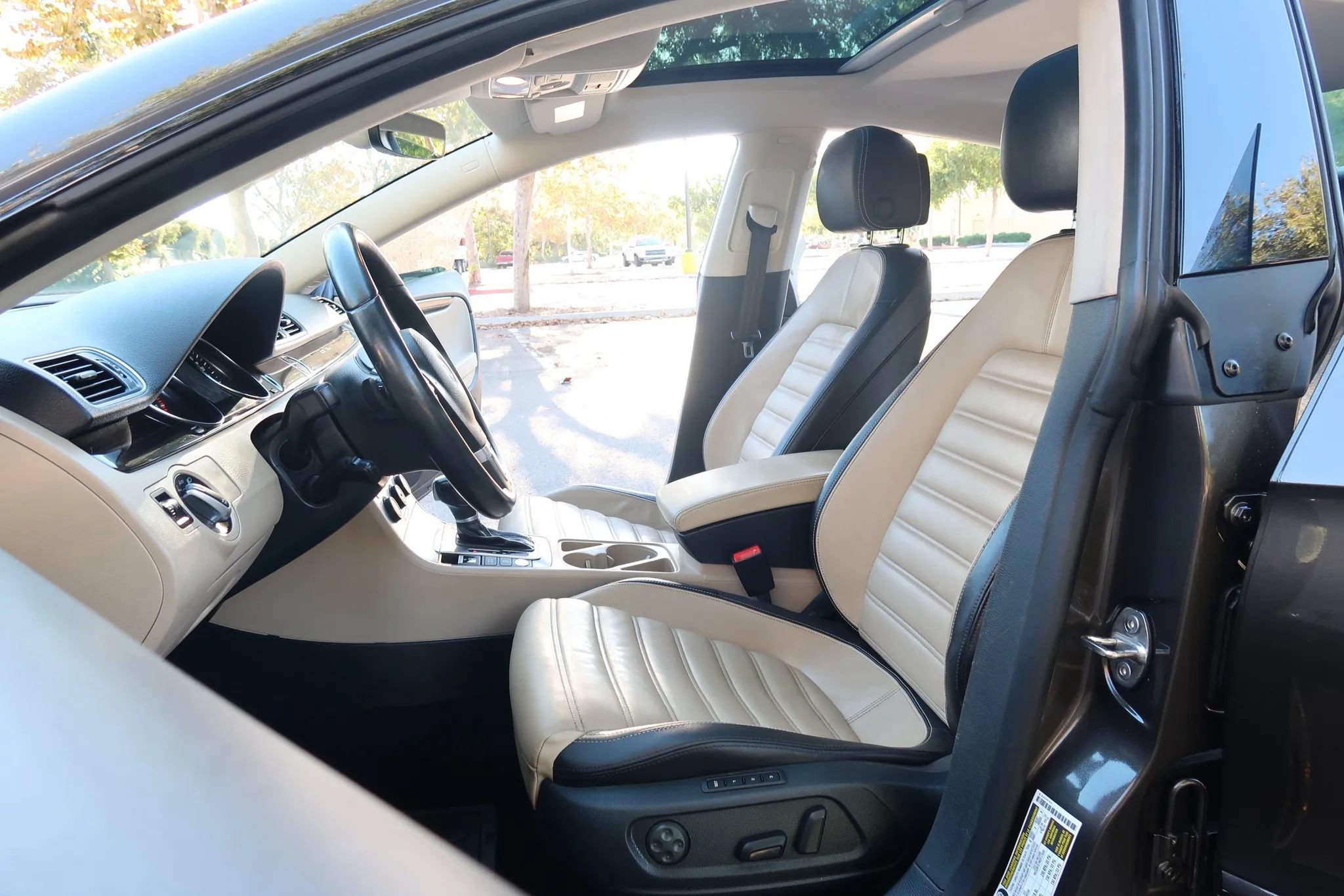 Used 2017 Volkswagen CC R-Line Executive FWD image 15
