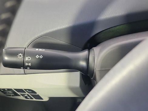 Used 2011 Toyota Prius Four w/ Solar Roof Pkg FWD image 25