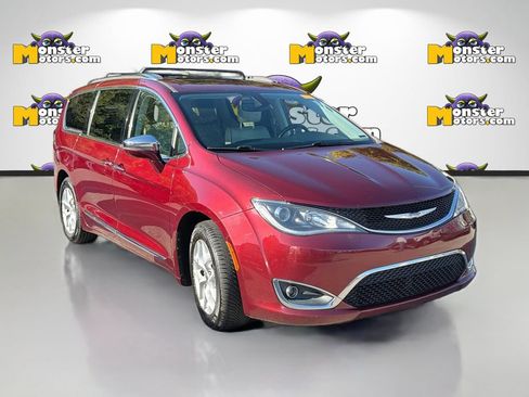 Used 2020 Chrysler Pacifica Limited FWD image 3