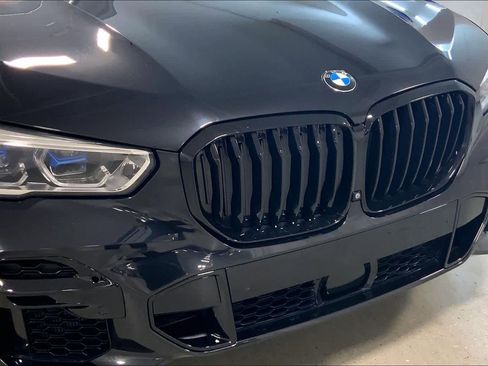 Used 2022 BMW X5 xDrive40i w/ M Sport Package image 32