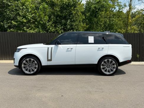 Certified 2025 Land Rover Range Rover Long Wheelbase SE AWD/4WD image 2