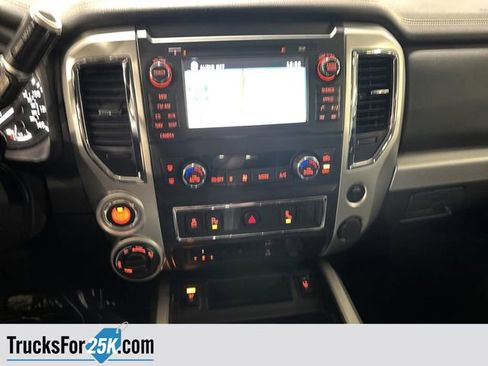Used 2018 Nissan Titan PRO-4X image 9