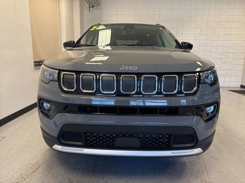 Used 2022 Jeep Compass Limited image 33