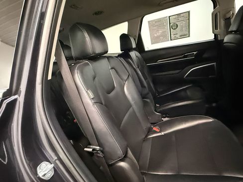 Used 2025 Kia Telluride S AWD/4WD image 65