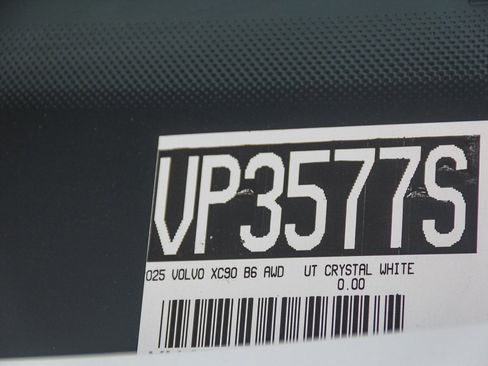 Certified 2025 Volvo XC90 B6 Core w/ Climate Package image 30