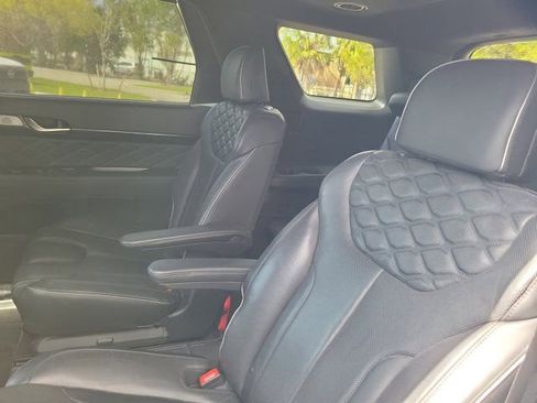 Used 2021 Hyundai Palisade Calligraphy w/ Winter Package image 12