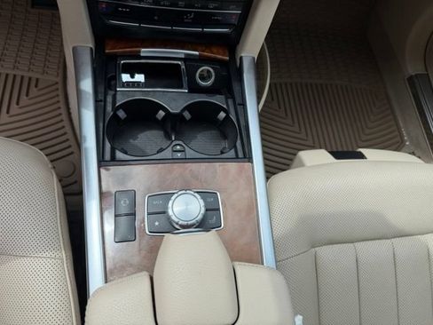 Used 2015 Mercedes-Benz E 400 Sedan image 20