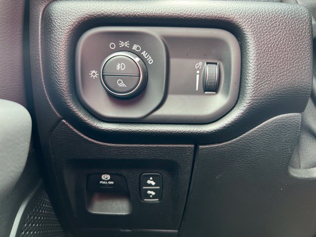 Used 2021 RAM 1500 Big Horn RWD image 18
