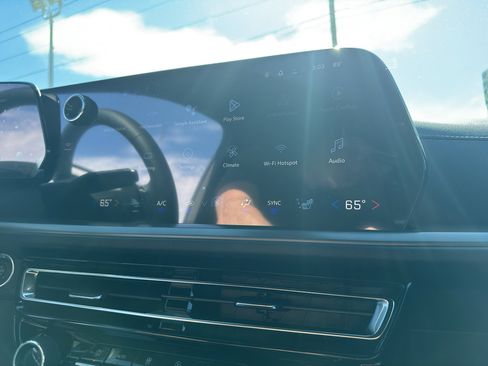 New 2026 Chevrolet Traverse LT image 15