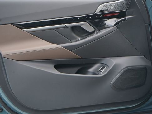 Used 2025 BMW 530i image 10