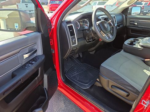 Used 2022 RAM 1500 Classic SLT image 12