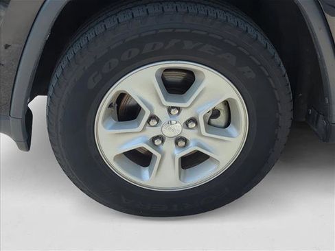 Used 2017 Jeep Grand Cherokee Laredo w/ Quick Order Package 2BE image 23