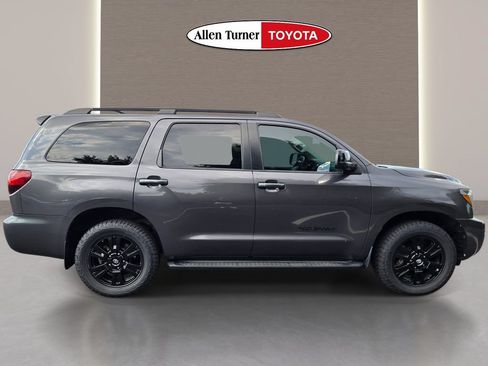 Used 2018 Toyota Sequoia TRD Sport AWD/4WD image 5