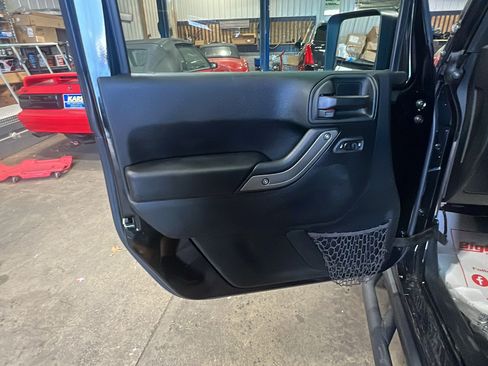 Used 2017 Jeep Wrangler Unlimited Sport AWD/4WD image 10