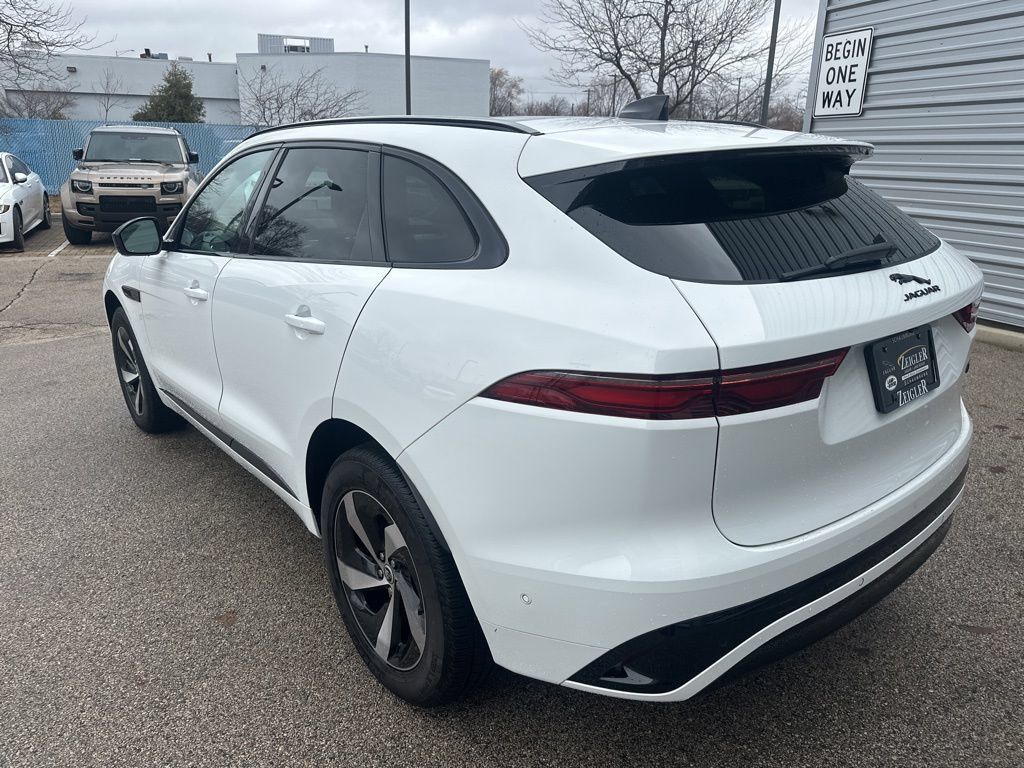 Used 2026 Jaguar F-PACE R-Dynamic S AWD/4WD image 7