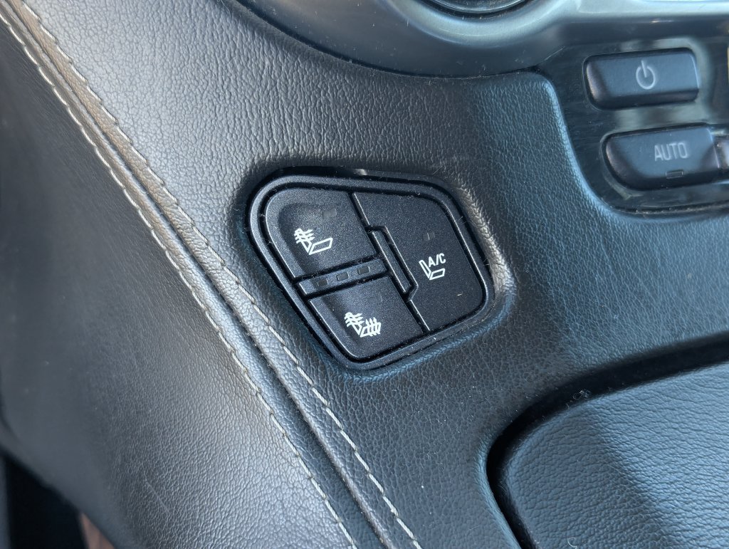 Used 2015 Chevrolet Tahoe LTZ AWD/4WD image 16