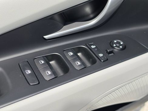 New 2026 Hyundai Elantra Limited FWD image 23