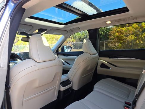 Used 2022 INFINITI QX60 Sensory w/ Cargo Package image 25