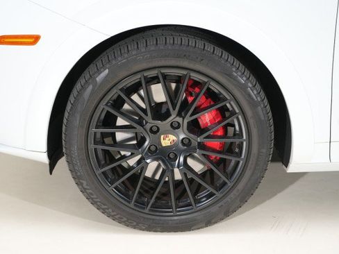 Used 2021 Porsche Cayenne GTS image 28
