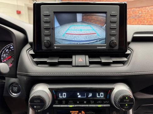 Used 2022 Toyota RAV4 XLE image 21