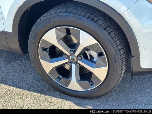Used 2024 Volvo XC40 B5 Plus w/ Protection Package Premier image 10