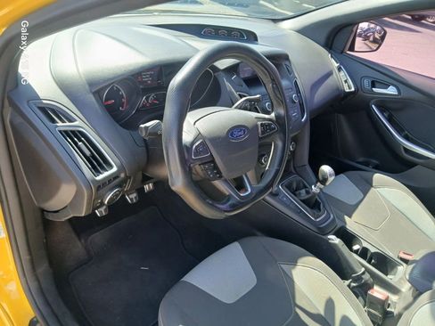 Used 2018 Ford Focus ST FWD image 7