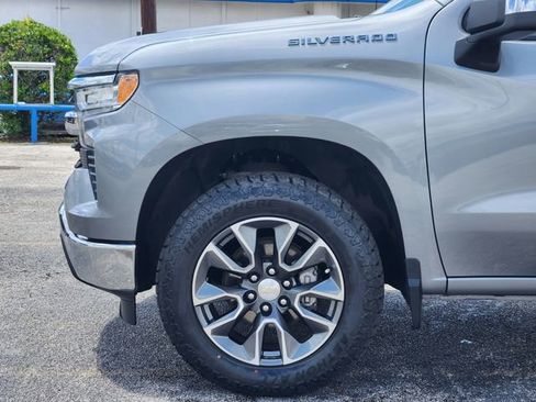 Used 2023 Chevrolet Silverado 1500 LT AWD/4WD image 8