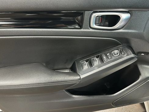 Used 2023 Honda Civic Touring image 10