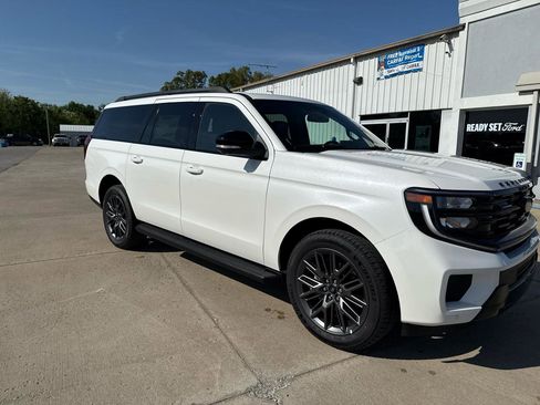 New 2026 Ford Expedition Max Platinum AWD/4WD image 3