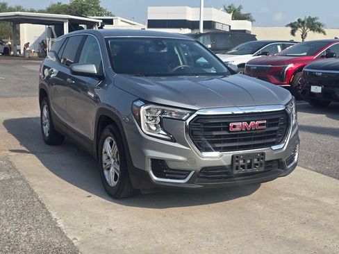 Used 2023 GMC Terrain SLE FWD image 4