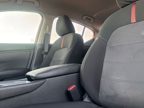 Certified 2025 Nissan Sentra SR FWD image 34