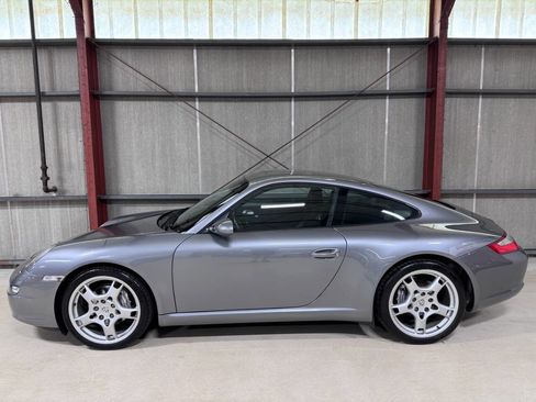 Used 2005 Porsche 911 Carrera RWD image 5