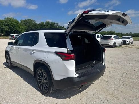 Used 2023 Chevrolet Traverse RS w/ LPO, Floor Liner Package AWD/4WD image 4