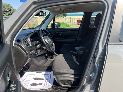 Used 2020 Jeep Renegade Altitude AWD/4WD image 34