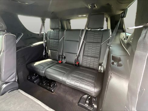 Used 2024 Cadillac Escalade ESV Sport Platinum w/ LPO, ONYX Package AWD/4WD image 36
