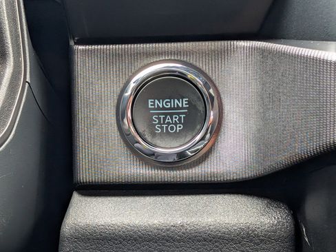 Used 2025 Ford F450 Platinum w/ FX4 Off-Road Package image 35