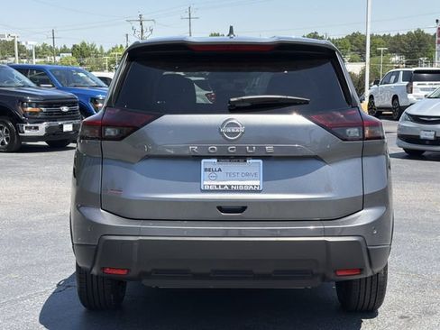 Used 2025 Nissan Rogue SV FWD image 4