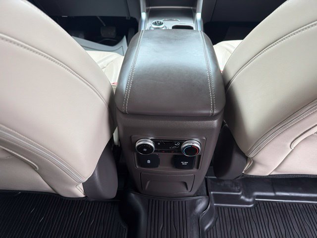 Used 2024 Ford Explorer Platinum w/ Technology Package AWD/4WD image 40