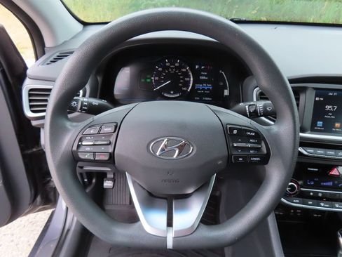 Used 2017 Hyundai Ioniq Blue FWD image 14