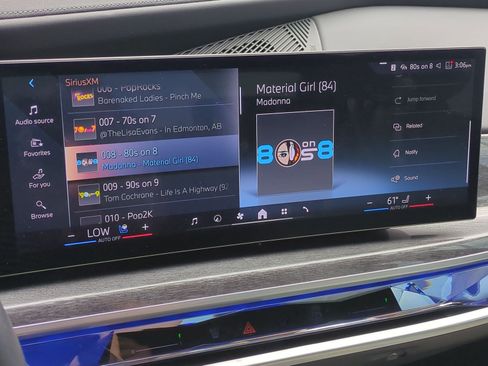 Used 2024 BMW i7 eDrive50 w/ M Sport Package RWD image 23