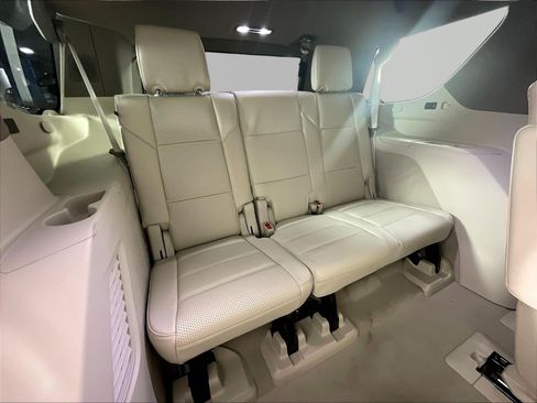 New 2026 Cadillac Escalade Platinum Sport w/ LPO, ONYX Package AWD/4WD image 23