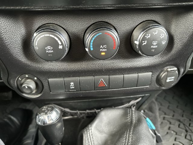 Used 2015 Jeep Wrangler Unlimited Sport w/ Quick Order Package 23S AWD/4WD image 26