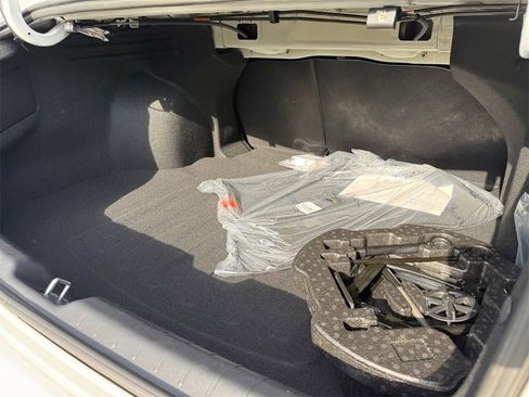 New 2025 Kia K4 LXS image 18