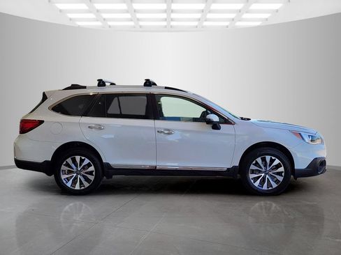 Used 2017 Subaru Outback 3.6R Touring w/ Popular Package #5A AWD/4WD image 3