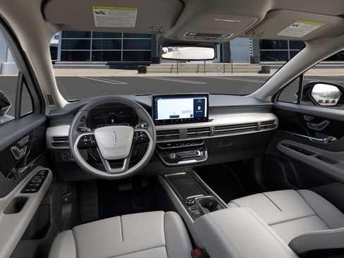 New 2026 Lincoln Corsair Premiere image 9