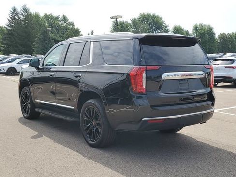 Used 2023 GMC Yukon SLT w/ SLT Premium Package AWD/4WD image 5