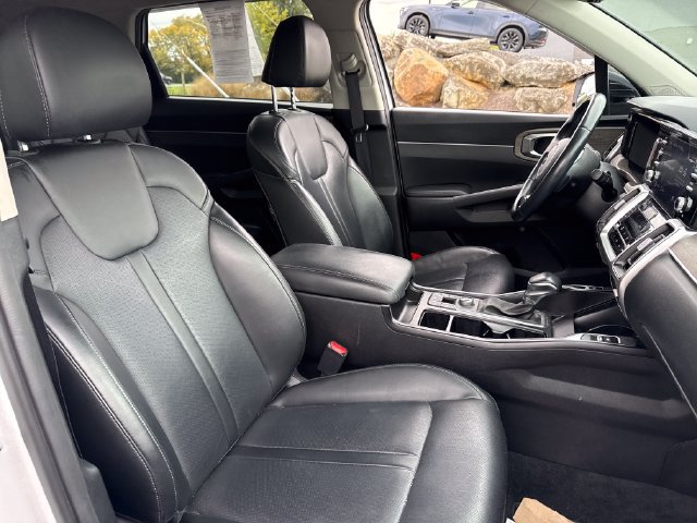 Used 2021 Kia Sorento EX w/ Panoramic Sunroof Package AWD/4WD image 11
