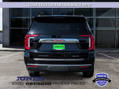 Used 2023 GMC Yukon XL SLT AWD/4WD image 4