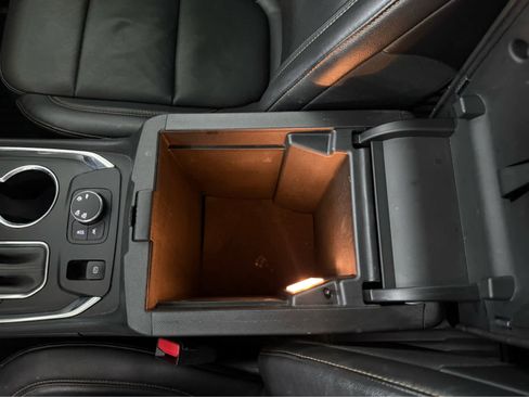 Used 2019 Chevrolet Traverse Premier image 23